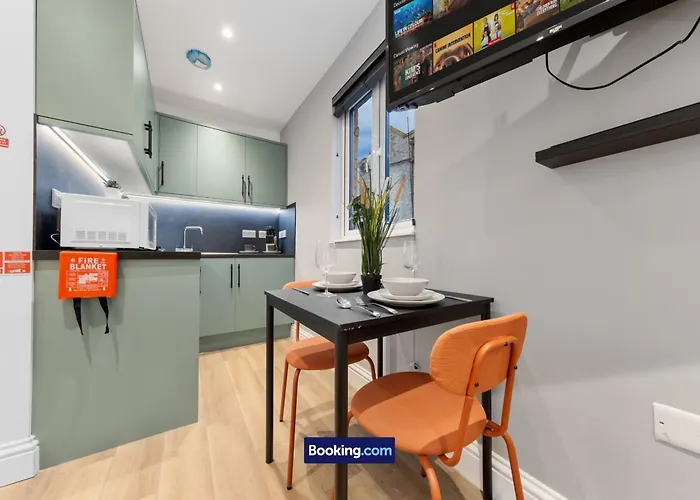 Modern, Central & Comfy Apt By Stay Smart Short Lets & Serviced Accommodation Deptford With Free Wifi