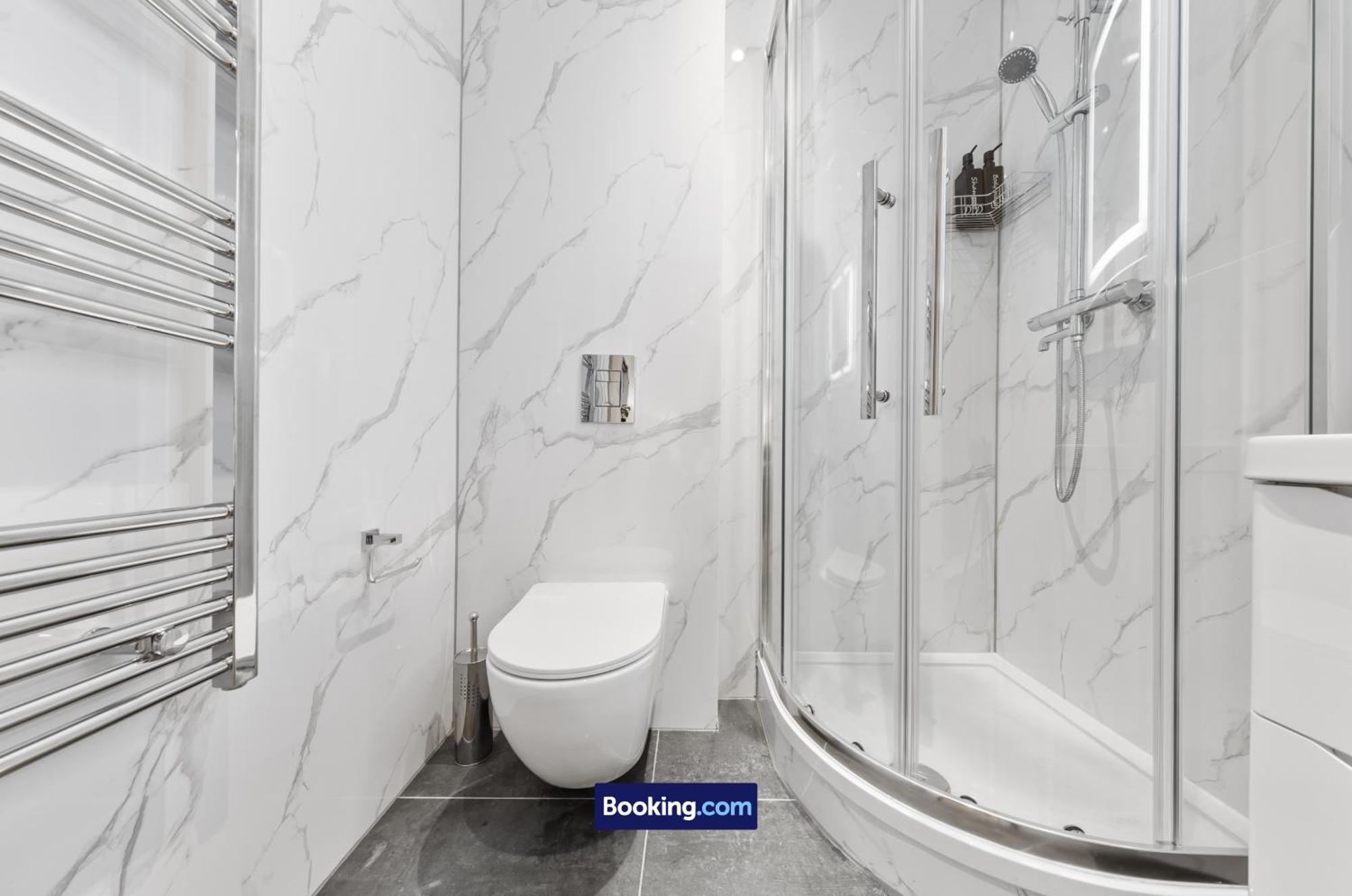 Modern, & Comfy By Smart Short Lets & Serviced Deptford With Free Wifi *