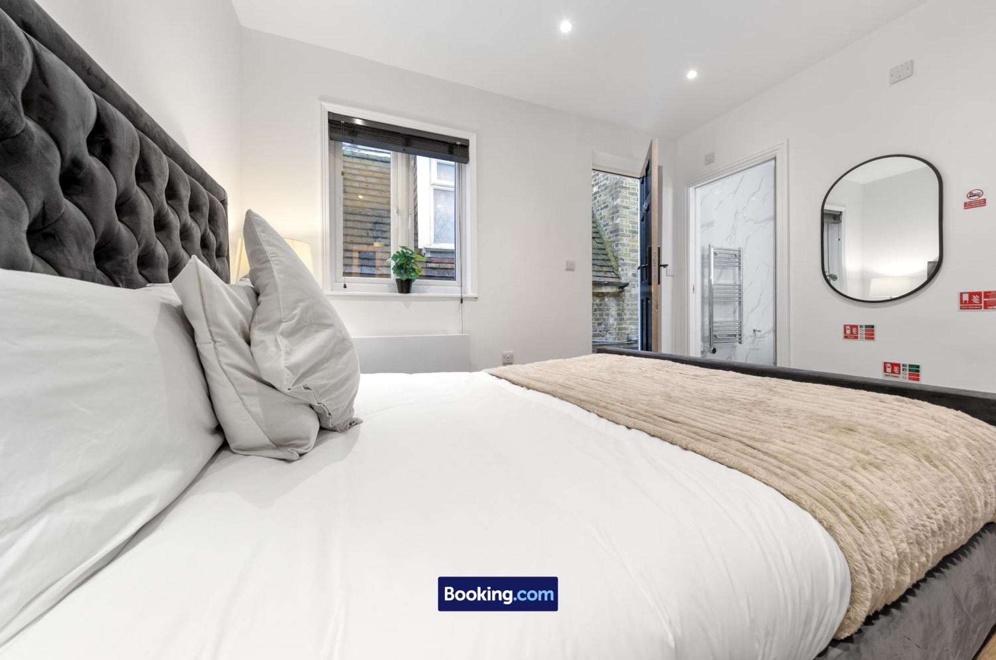 Modern, & Comfy By Smart Short Lets & Serviced Deptford With Free Wifi *