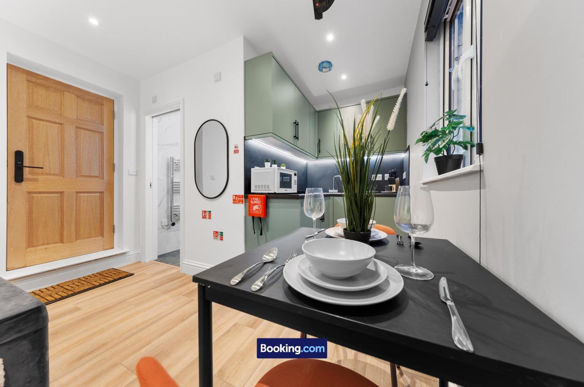 Apartment Modern, & Comfy By Smart Short Lets & Serviced Deptford With Free Wifi London