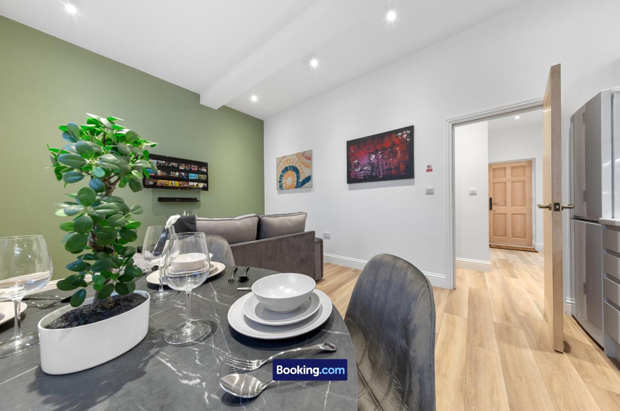 Modern, & Comfy By Smart Short Lets & Serviced Deptford With Free Wifi *