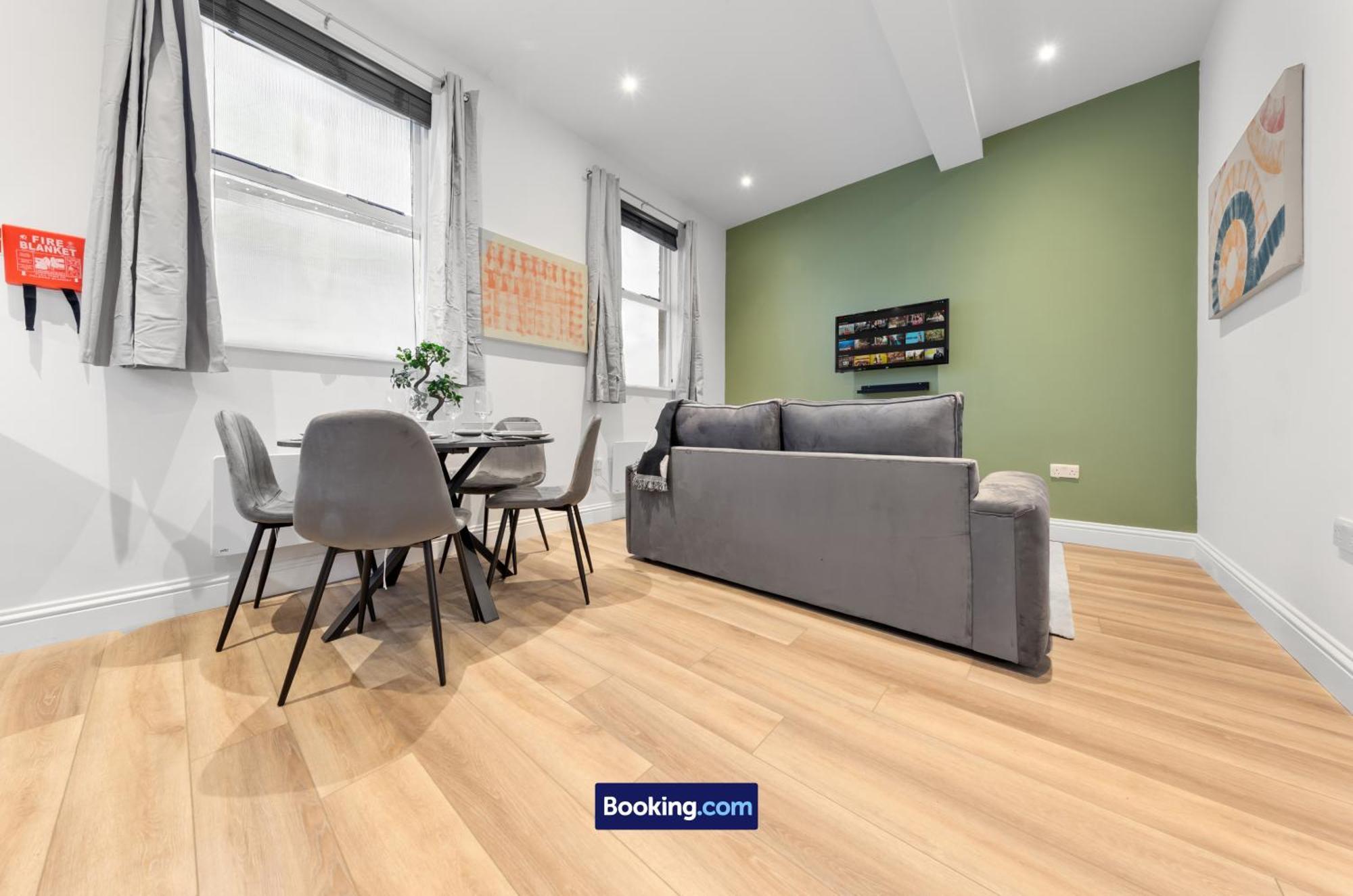 Modern, & Comfy By Smart Short Lets & Serviced Deptford With Free Wifi * London