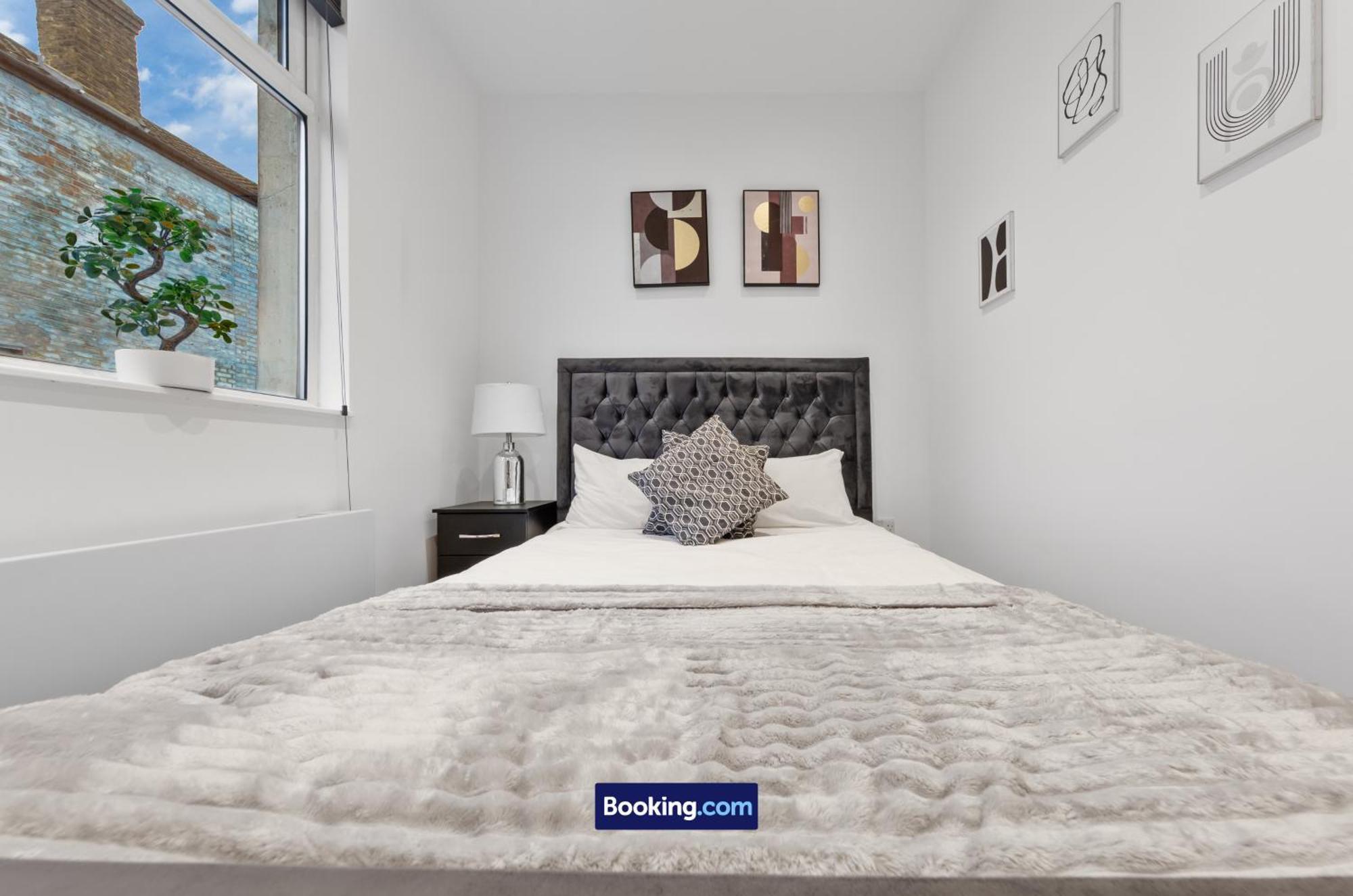 Apartment Modern, & Comfy By Smart Short Lets & Serviced Deptford With Free Wifi London