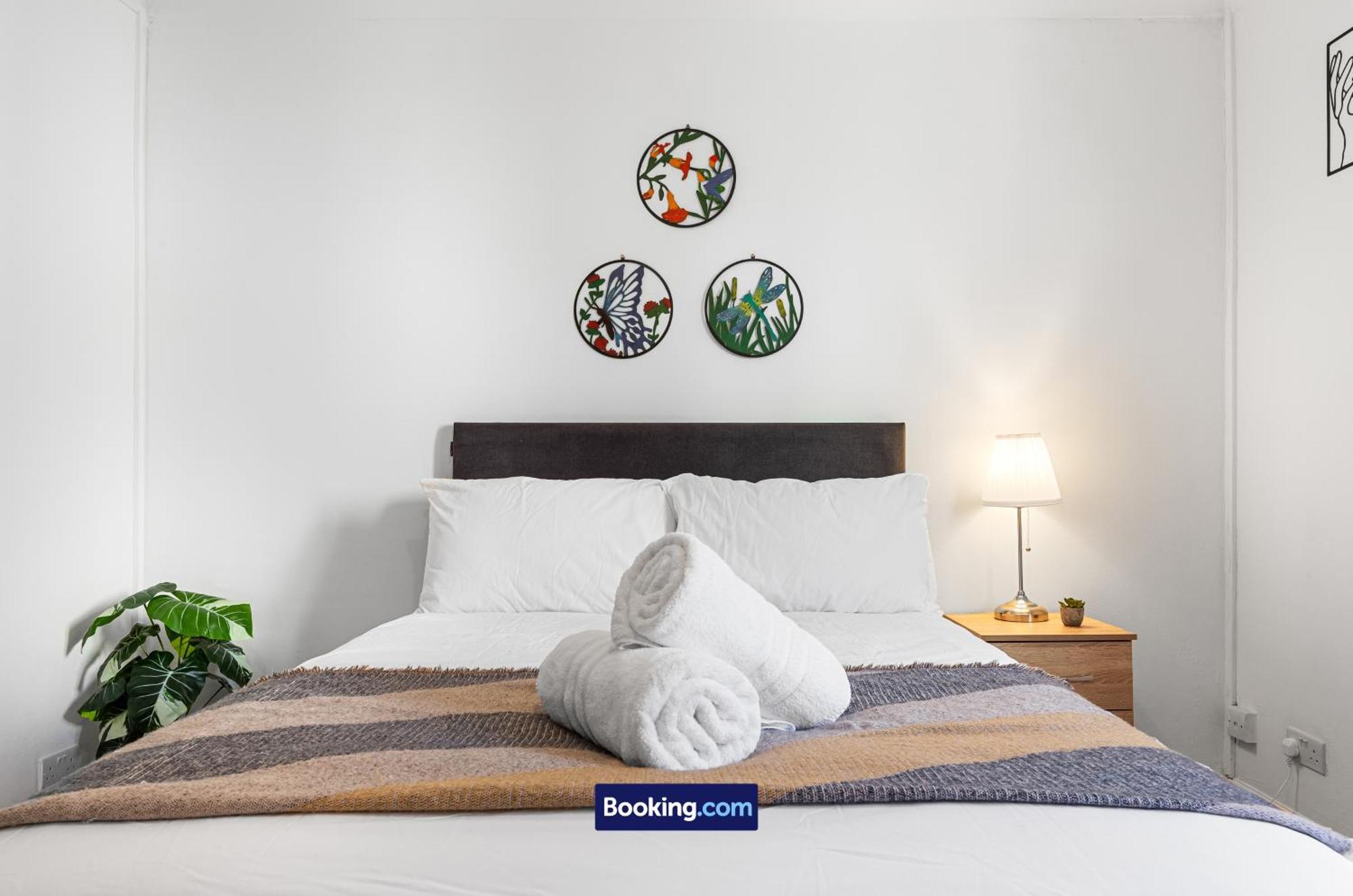 Modern, & Comfy By Smart Short Lets & Serviced Deptford With Free Wifi *