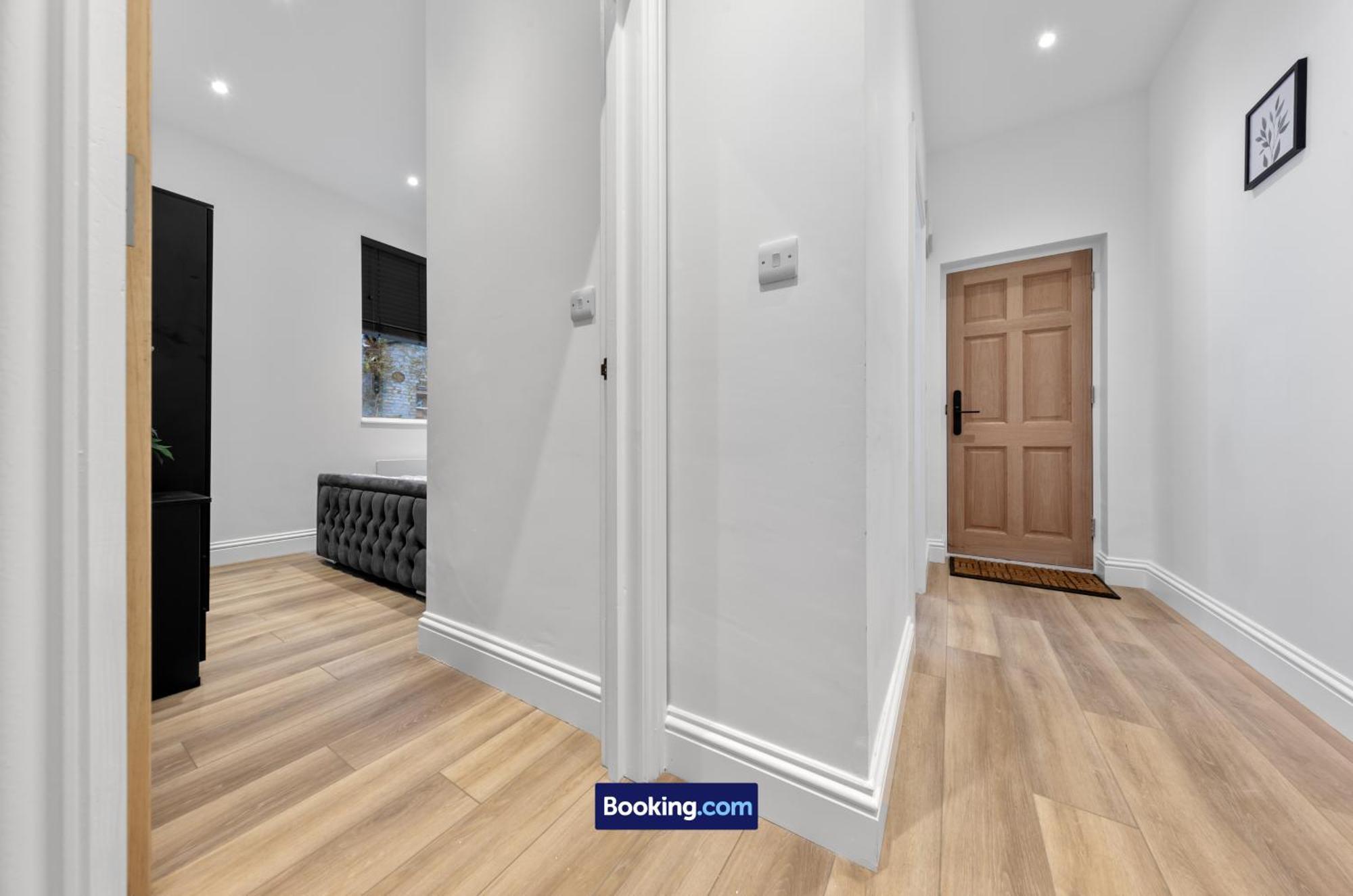 Modern, & Comfy By Smart Short Lets & Serviced Deptford With Free Wifi *