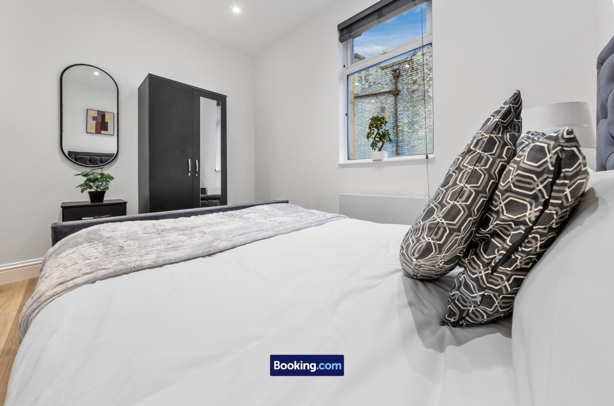 Modern, & Comfy By Smart Short Lets & Serviced Deptford With Free Wifi
