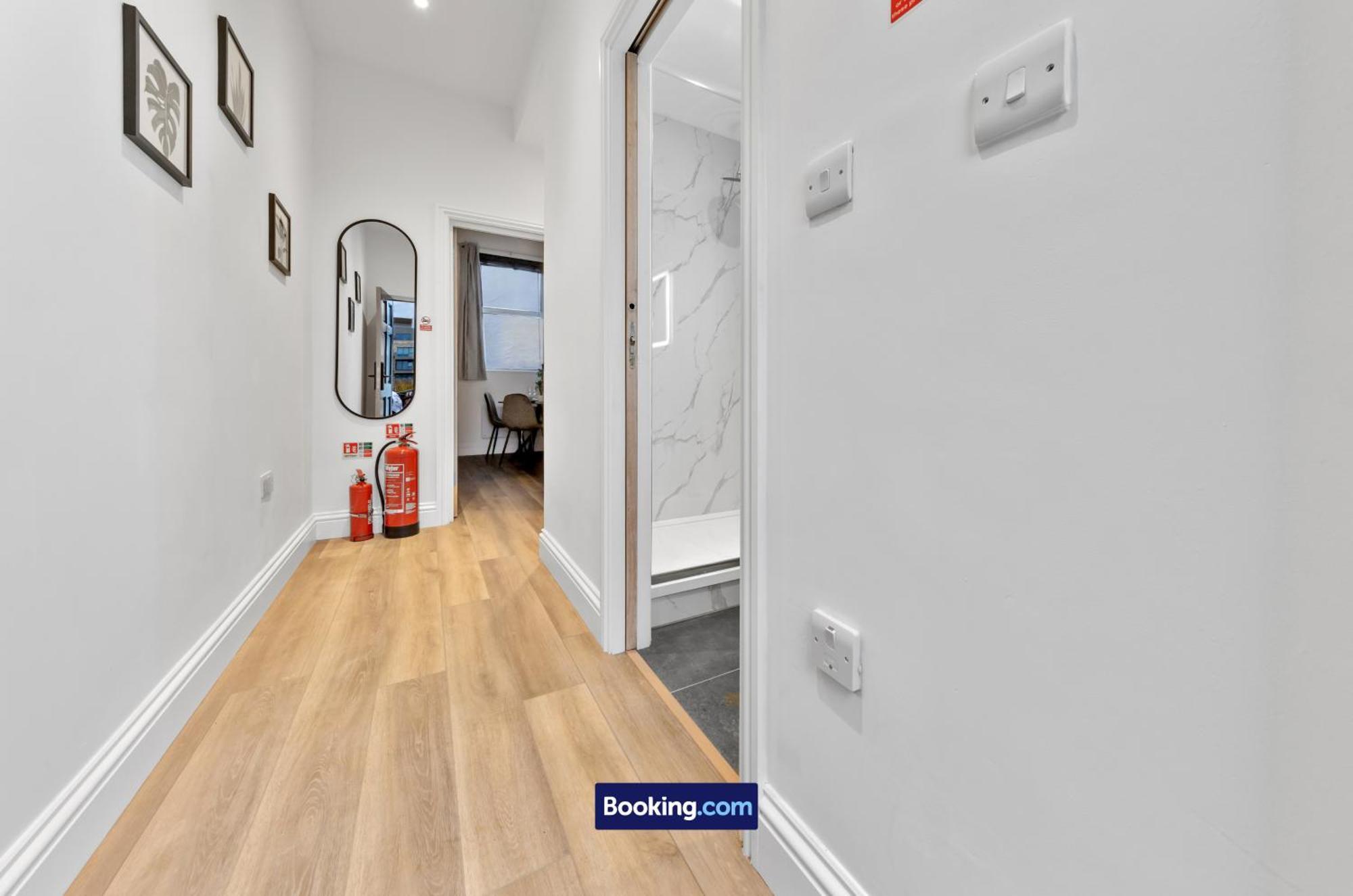 Modern, & Comfy By Smart Short Lets & Serviced Deptford With Free Wifi Apartment *