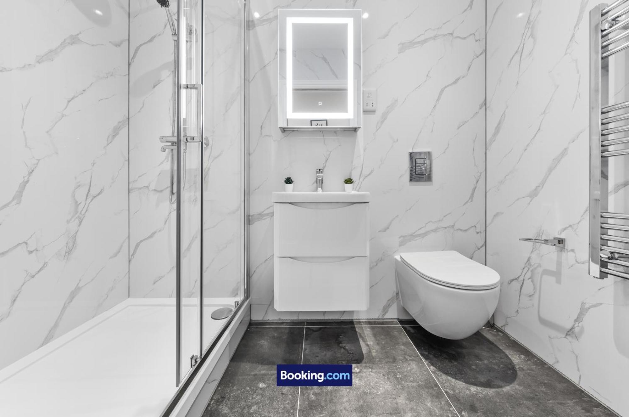 Modern, & Comfy By Smart Short Lets & Serviced Deptford With Free Wifi