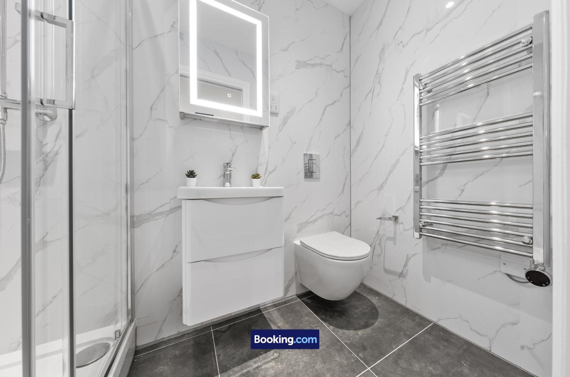 Modern, & Comfy By Smart Short Lets & Serviced Deptford With Free Wifi Apartment London