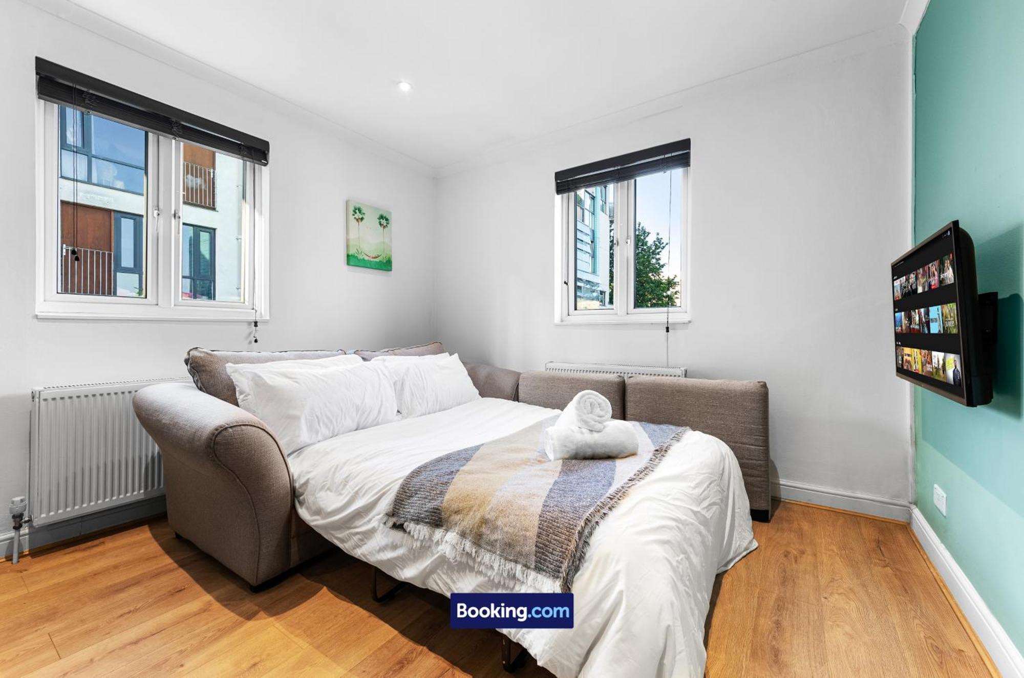 Modern, & Comfy By Smart Short Lets & Serviced Deptford With Free Wifi *