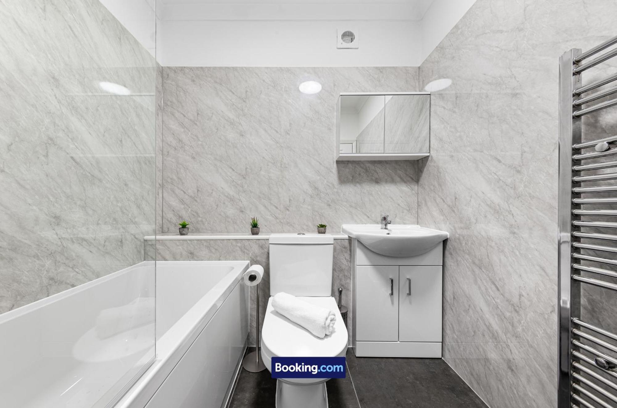 Modern, & Comfy By Smart Short Lets & Serviced Deptford With Free Wifi Apartment